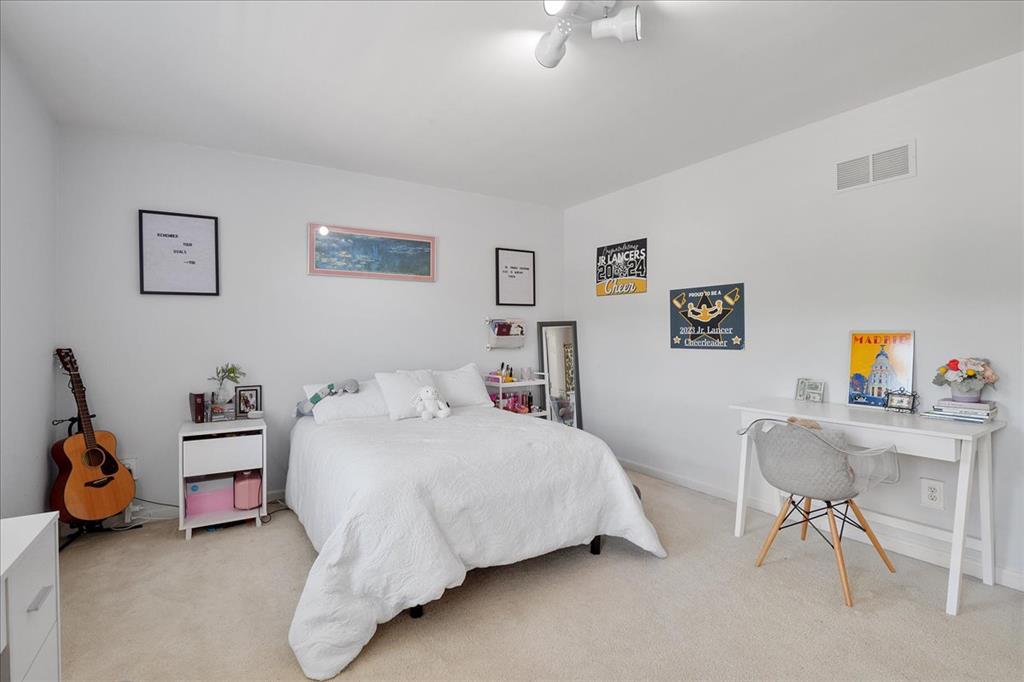 Wildwood, Missouri 63038, United States, 4 Bedrooms Bedrooms, ,5 BathroomsBathrooms,Residential,Pending,136317