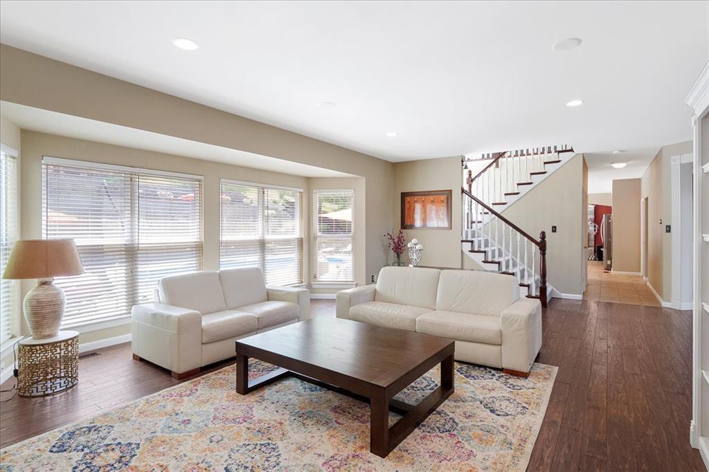 Wildwood, Missouri 63038, United States, 4 Bedrooms Bedrooms, ,5 BathroomsBathrooms,Residential,Pending,136317