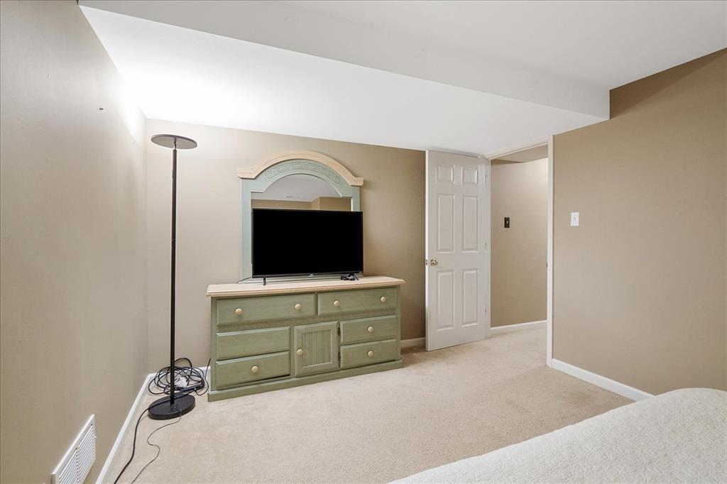 Wildwood, Missouri 63038, United States, 4 Bedrooms Bedrooms, ,5 BathroomsBathrooms,Residential,Pending,136317