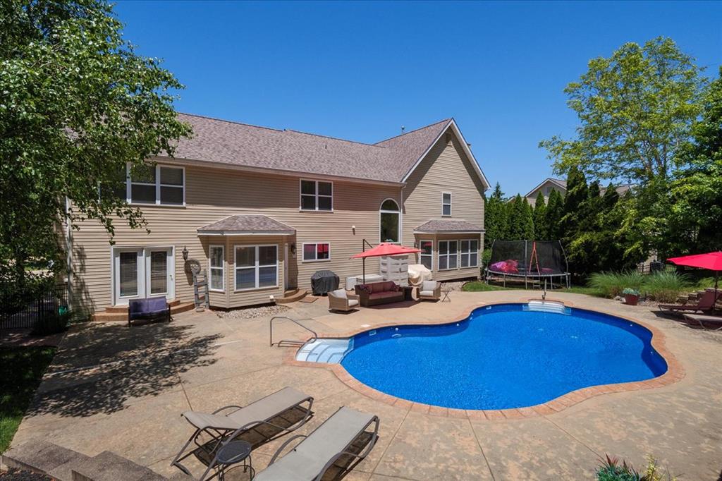 Wildwood, Missouri 63038, United States, 4 Bedrooms Bedrooms, ,5 BathroomsBathrooms,Residential,Pending,136317