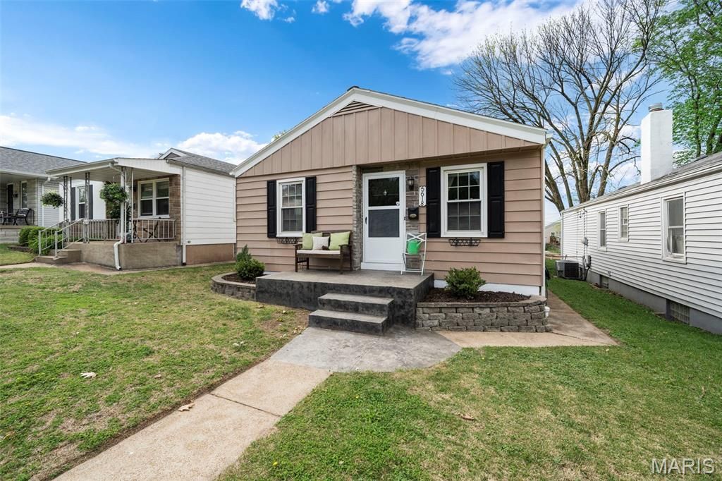 Photo of 5618 Fyler Avenue, St Louis, MO 63139 (MLS # 26020850)