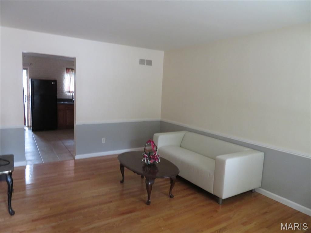 Photo of 1270 N North And South Road, University City, MO 63130 (MLS # 25073196)