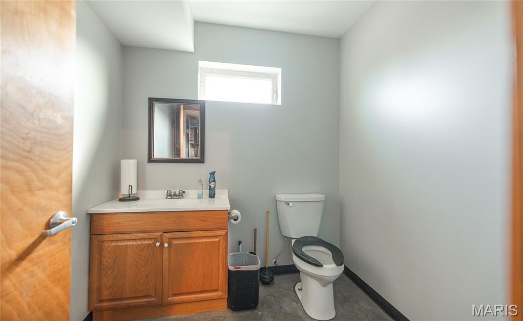 McIntosh - Commercial Sale