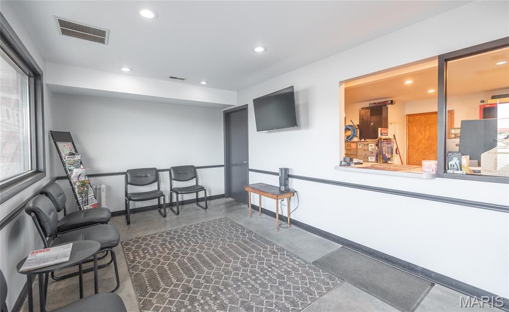 McIntosh - Commercial Sale