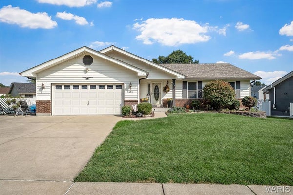 355 BIRMINGHAM DR, O FALLON, MO 63366 - Image 5bef48d0a4e00ff94d071dcea975a5c5/2055730831