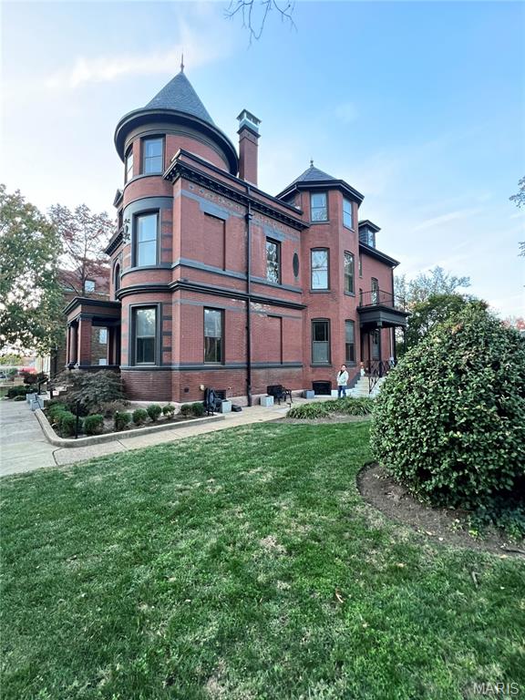 Lafayette Square - Residential