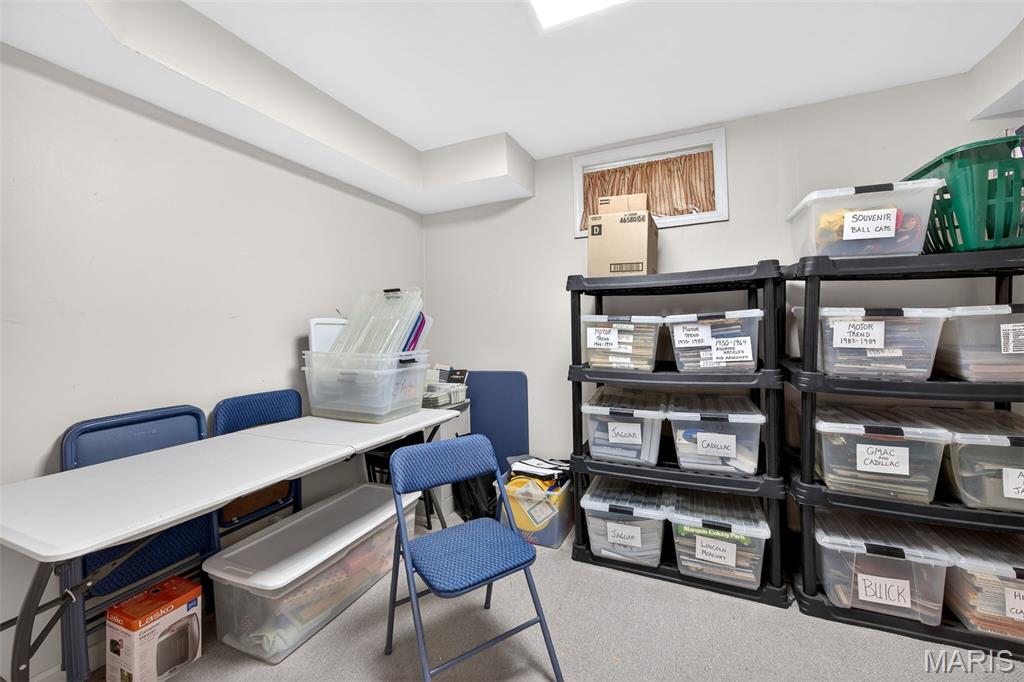 Spring Hill Farm Condo 11th - Residential