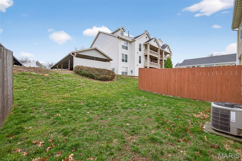 Spring Hill Farm Condo 11th - Residential