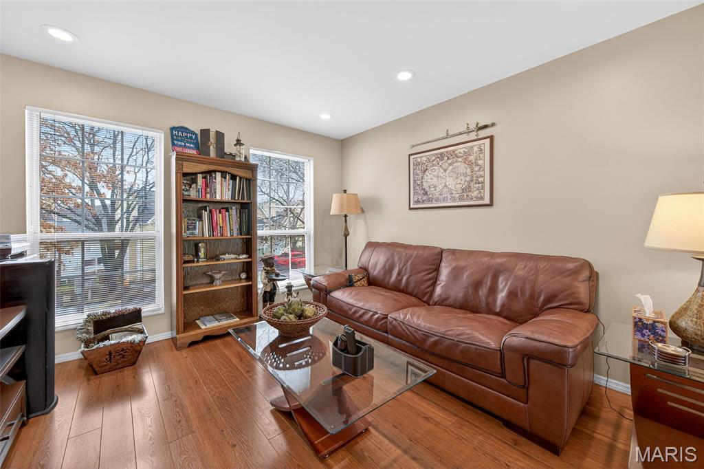 Spring Hill Farm Condo 11th - Residential