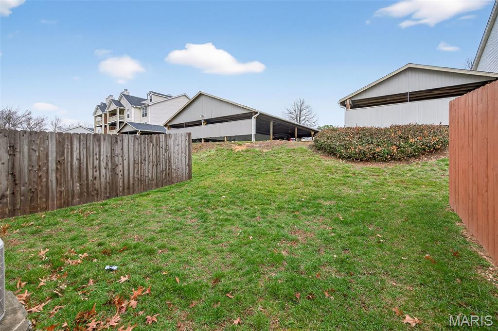 Spring Hill Farm Condo 11th - Residential