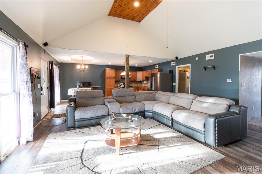 Country - Residential