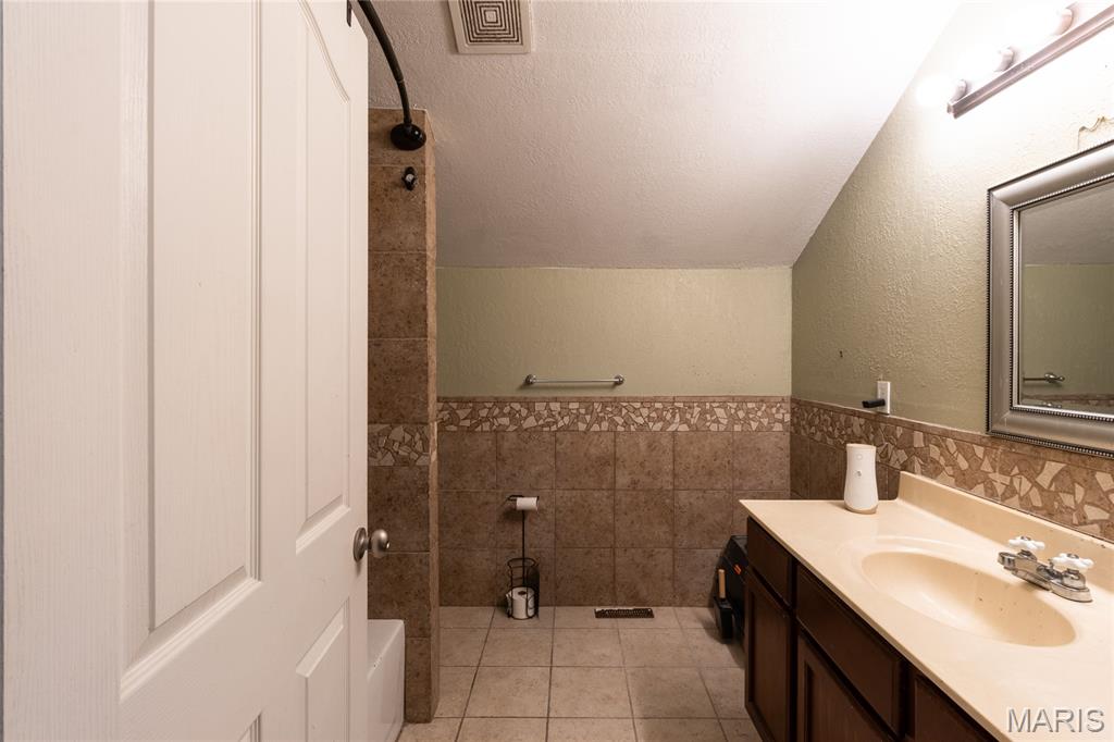 Country - Residential