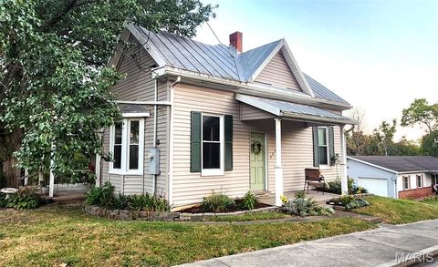 909 Miller (Seller offering $2,000 closing cost credit Street New Haven MO 63068