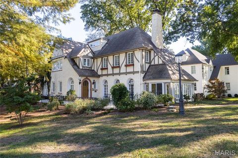 Photo of 200 Blackmer Place, Webster Groves, MO 63119 (MLS # 25069273)