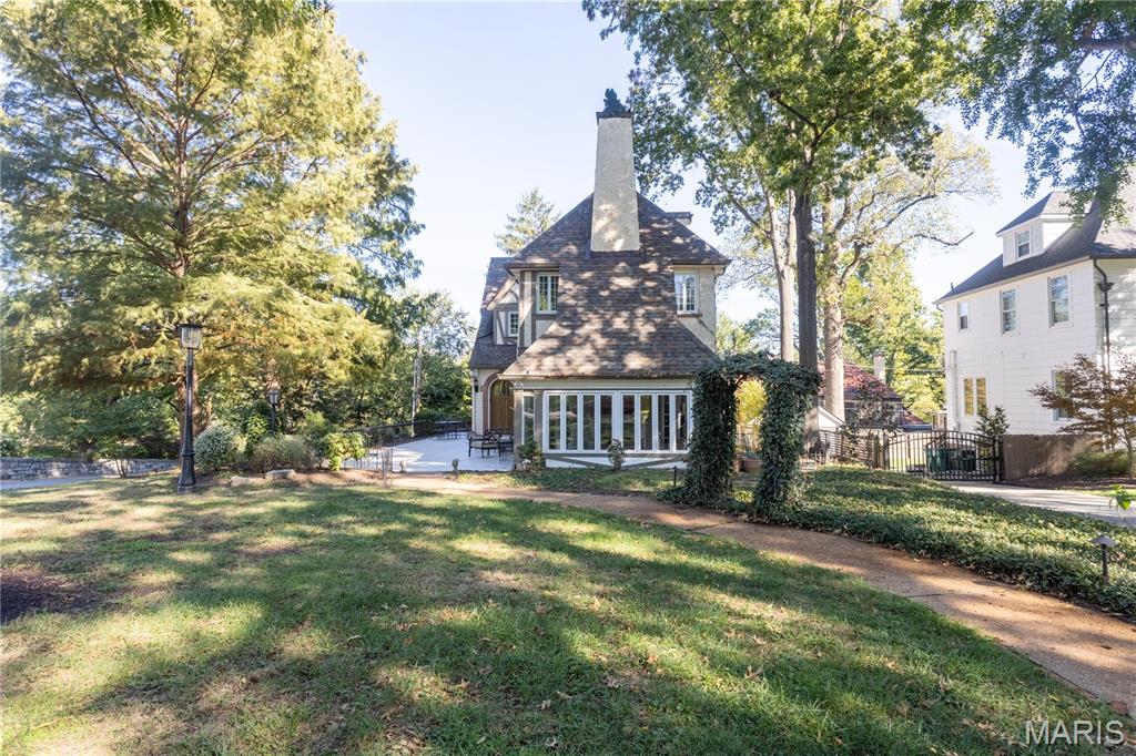 200 Blackmer Place