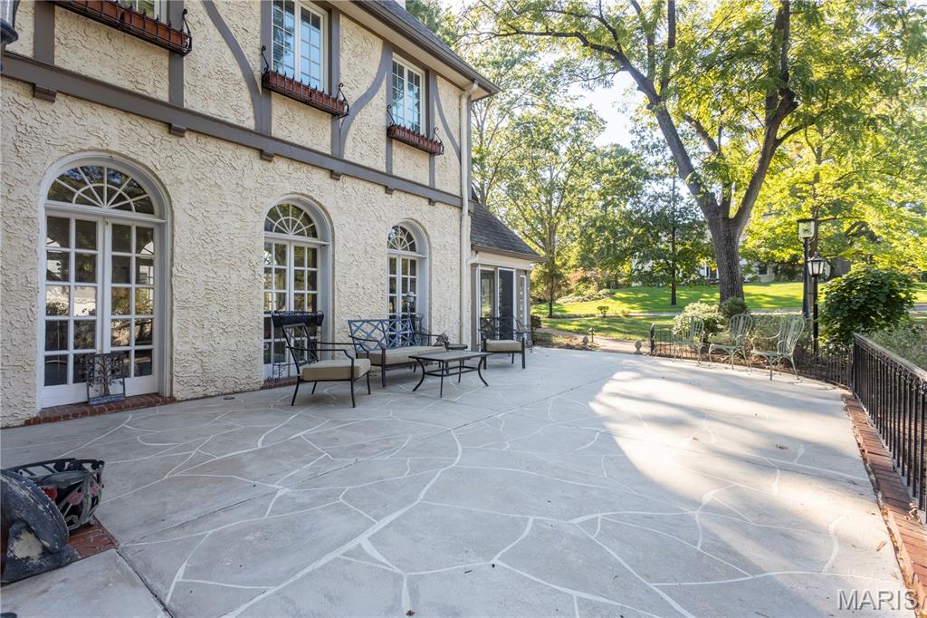 200 Blackmer Place