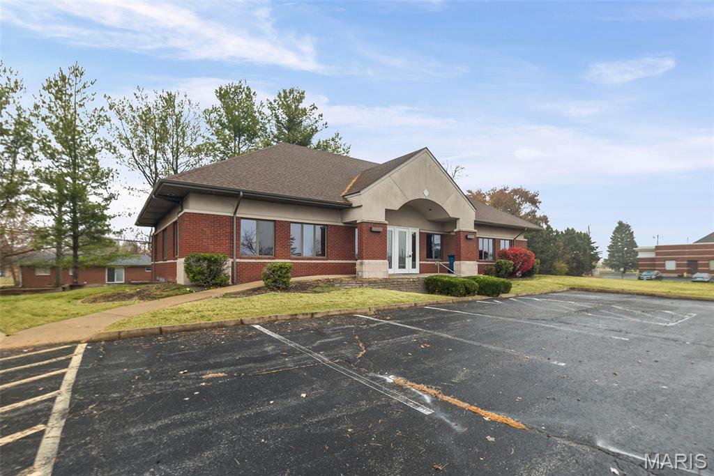 16 Bronze Pointe Boulevard