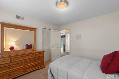 Tiny photo for 13 Balcon Estates Est, Creve Coeur, MO 63141 (MLS # 25071000)