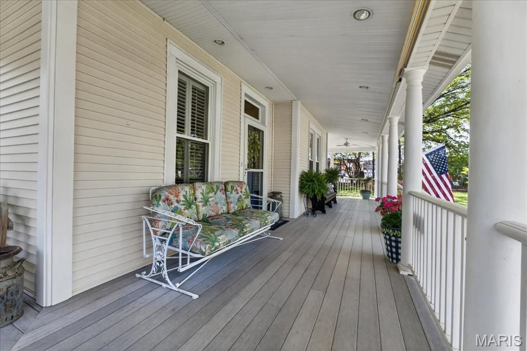 Photo of 108 N Old Orchard Avenue, Webster Groves, MO 63119 (MLS # 26024040)