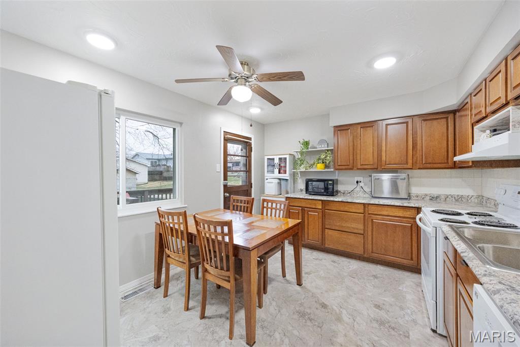 John F McDermotts Meadowbrook - Residential