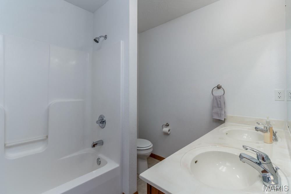 NORTH OAKS - Residential