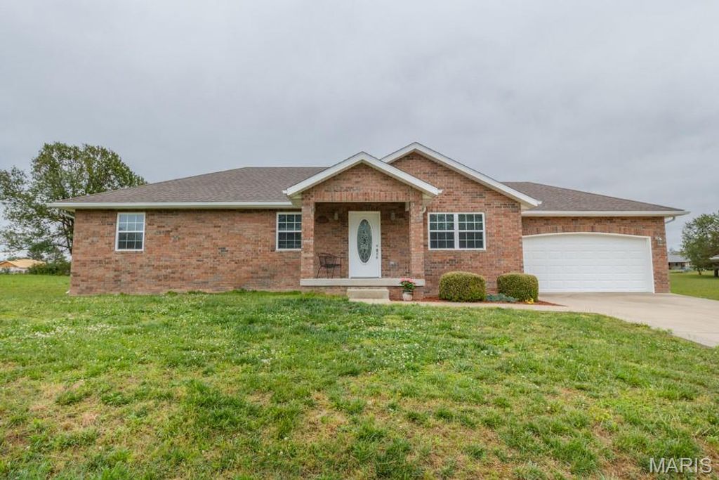 Photo of 19406 JUSTICE Road, Lebanon, MO 65536 (MLS # 26032183)