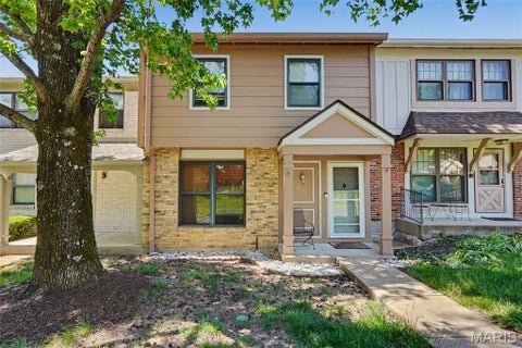 Photo of 2431 Hidden Meadow Lane, Ballwin, MO 63021 (MLS # 26067254)