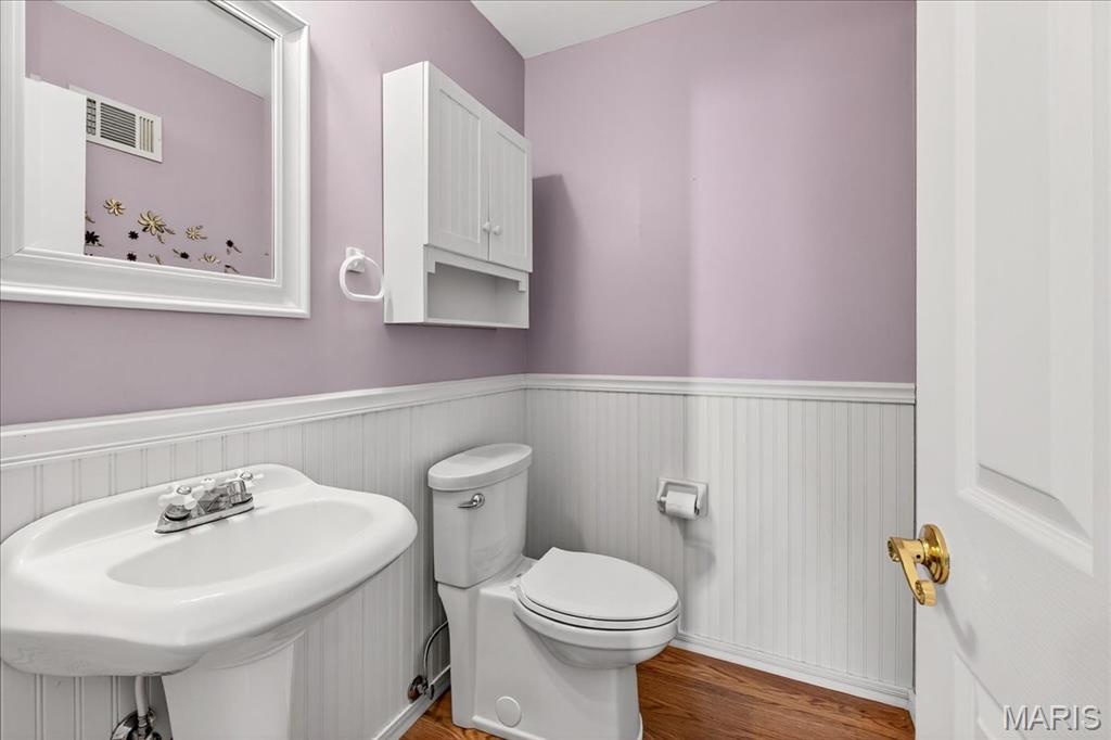 St Louis, Missouri 63146, United States, 4 Bedrooms Bedrooms, ,3 BathroomsBathrooms,Residential,Active,250382