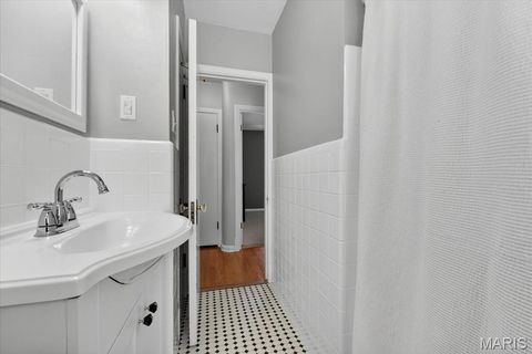 Tiny photo for 920 Chelsea Avenue, Glendale, MO 63122 (MLS # 26030500)