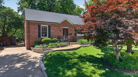 Tiny photo for 920 Chelsea Avenue, Glendale, MO 63122 (MLS # 26030500)