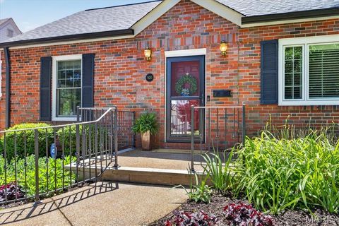 Tiny photo for 920 Chelsea Avenue, Glendale, MO 63122 (MLS # 26030500)