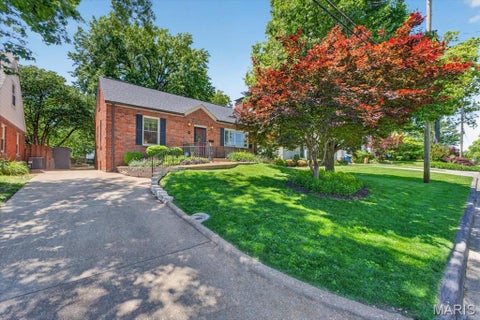 Tiny photo for 920 Chelsea Avenue, Glendale, MO 63122 (MLS # 26030500)