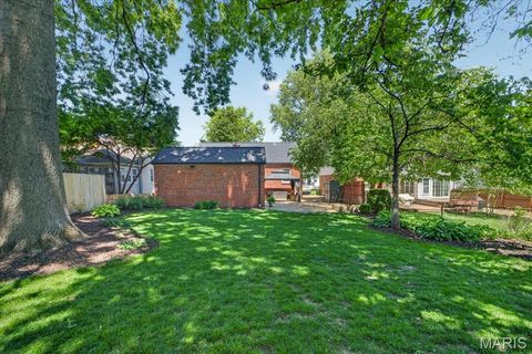 Tiny photo for 920 Chelsea Avenue, Glendale, MO 63122 (MLS # 26030500)