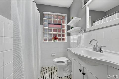 Tiny photo for 920 Chelsea Avenue, Glendale, MO 63122 (MLS # 26030500)