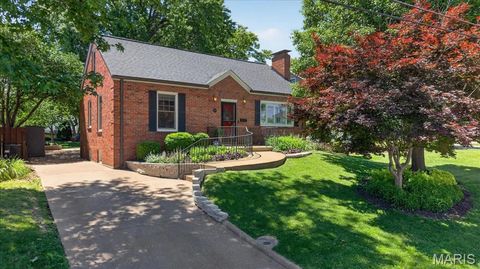 Tiny photo for 920 Chelsea Avenue, Glendale, MO 63122 (MLS # 26030500)