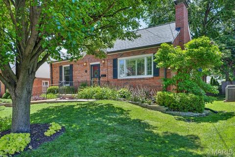 Tiny photo for 920 Chelsea Avenue, Glendale, MO 63122 (MLS # 26030500)