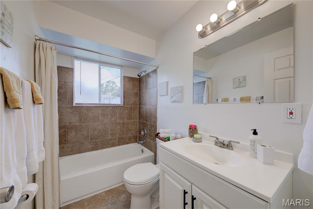 Holiday Estate - Residential Lease