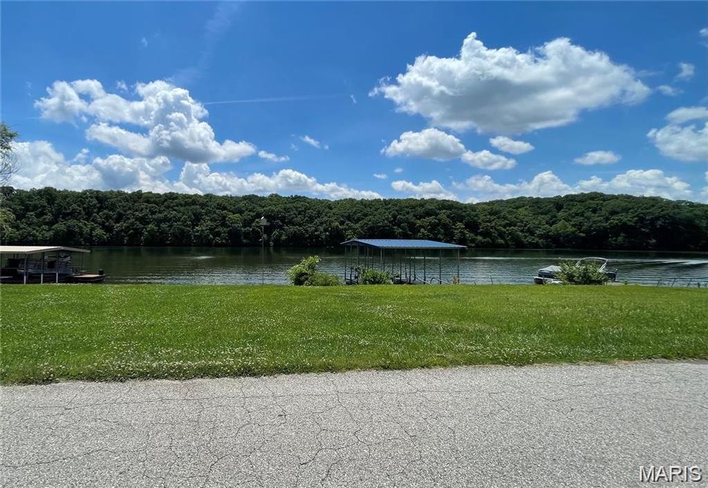 Photo of 621 Sweetgum Court, Foristell, MO 63348 (MLS # 26015186)