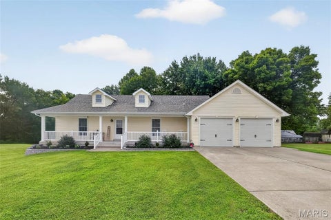 Photo of 306 Waggoner Boulevard, Elsberry, MO 63343 (MLS # 26052158)