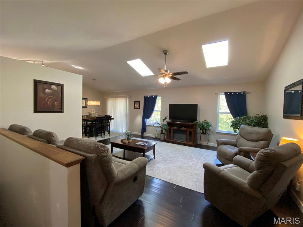 3103 Valley Oaks Drive