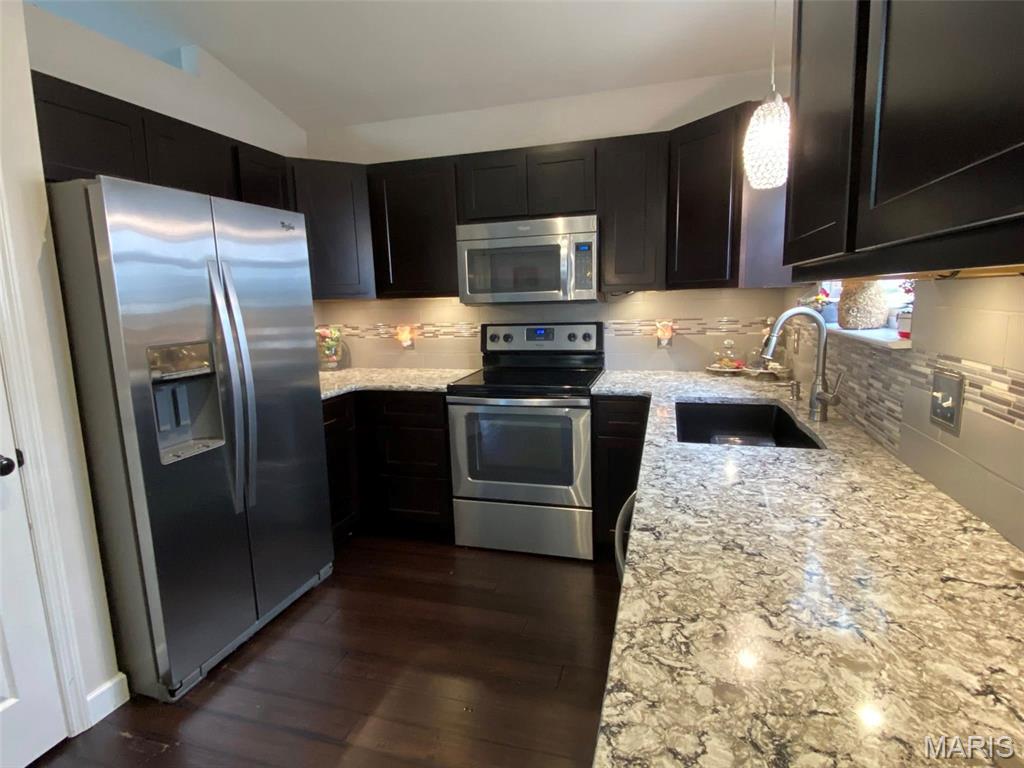 3103 Valley Oaks Drive