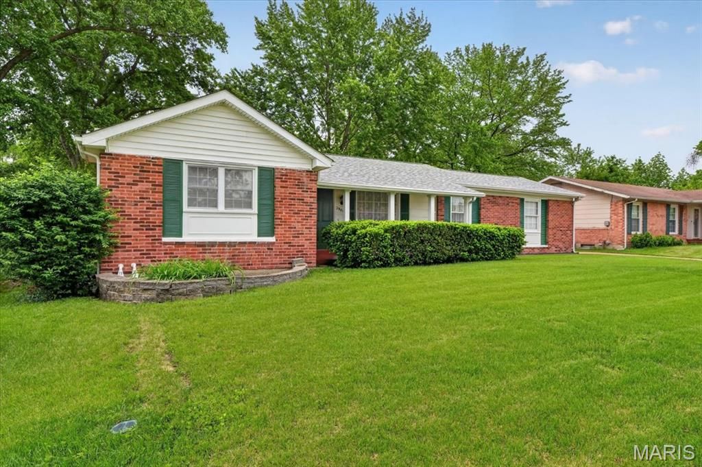 Photo of 2940 Devonshire Drive, Florissant, MO 63033 (MLS # 26027015)