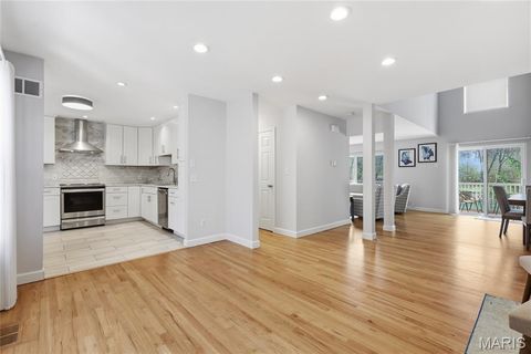 Tiny photo for 957 N Spoede Road, Creve Coeur, MO 63146 (MLS # 26013944)