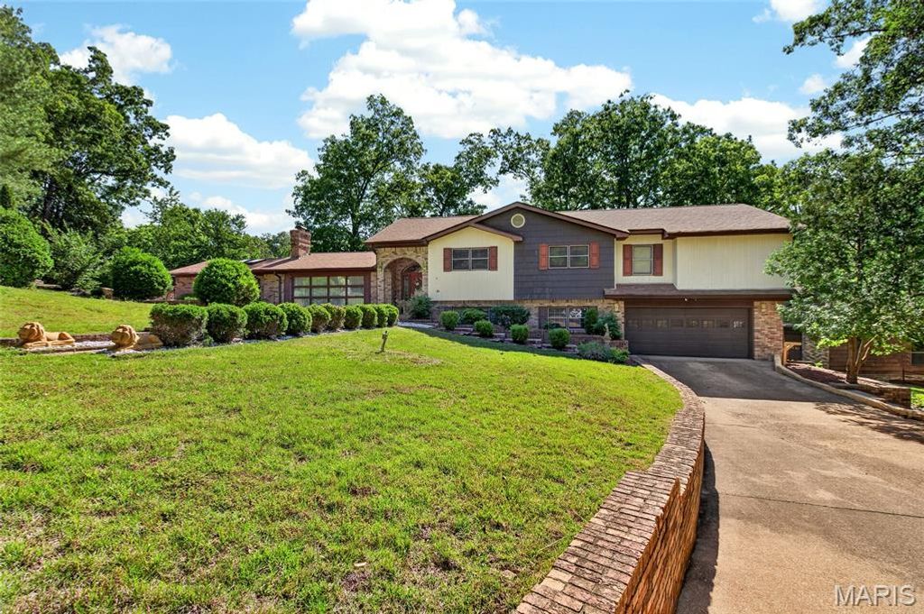 Photo of 19 Fox Dr. DR, Doniphan, MO 63935 (MLS # 26032289)