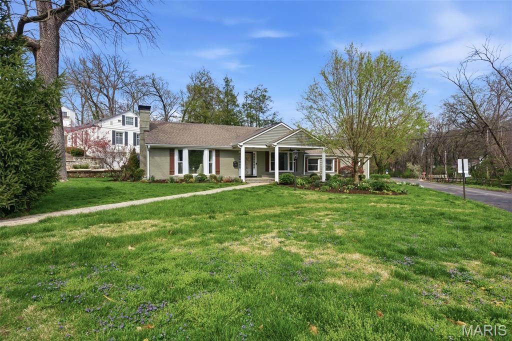 Photo of 1055 Warson Woods Drive, Warson Woods, MO 63122 (MLS # 26019415)