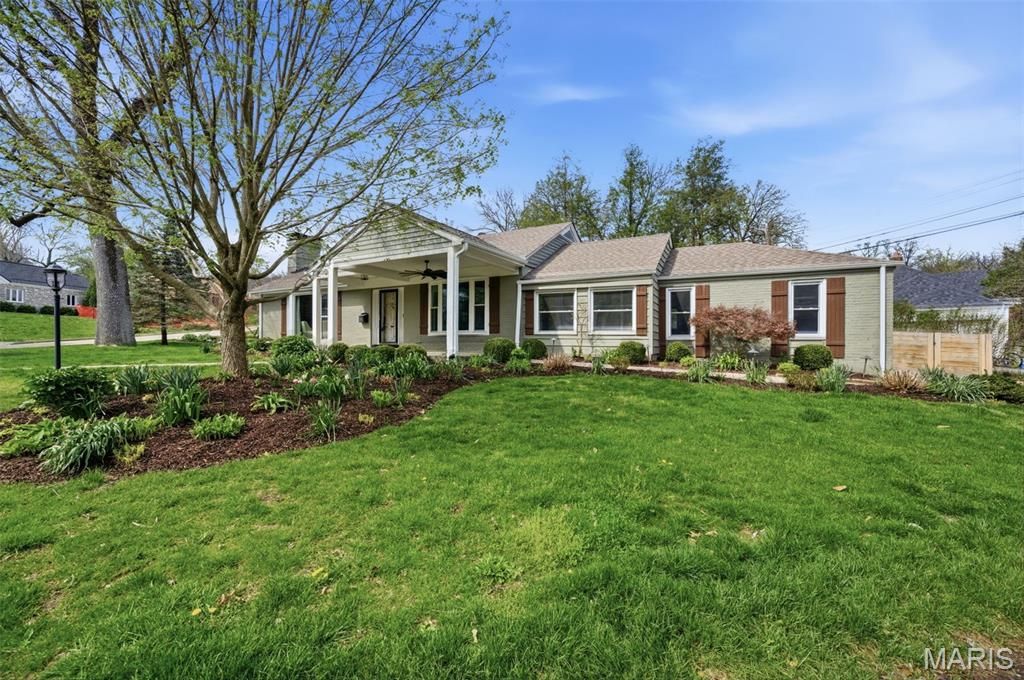 Photo of 1055 Warson Woods Drive, Warson Woods, MO 63122 (MLS # 26019415)