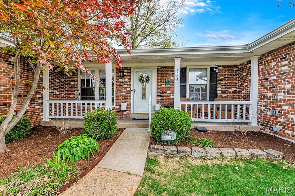 Photo of 2140 Pierport Circle, St Louis, MO 63129 (MLS # 26022335)