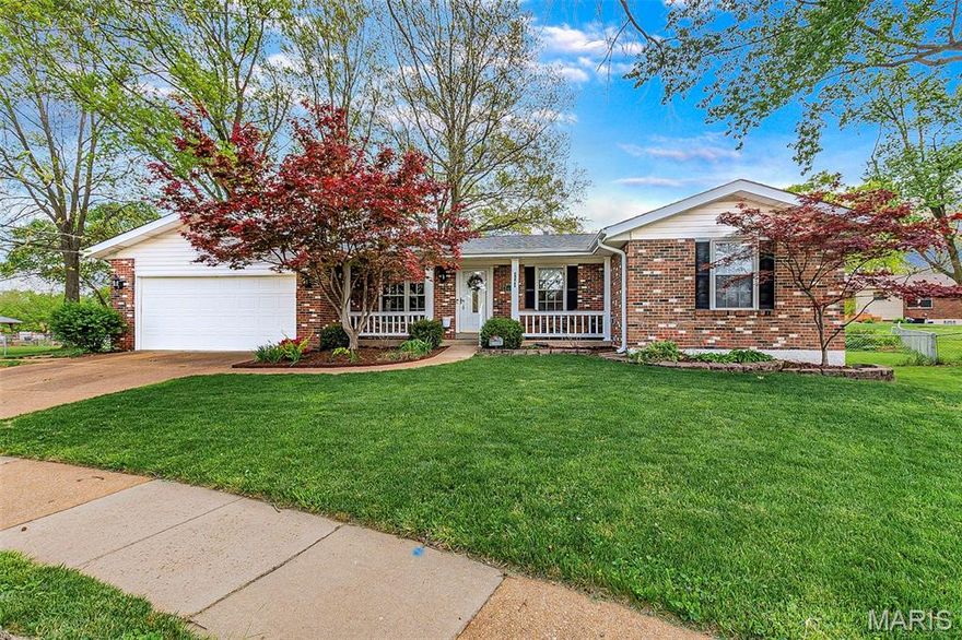 If you are looking for a spacious ranch home with 3 bedrooms, 3 baths, main floor laundry, level fenced lot, cul-de-sac location, great schools, and a short walk to community pool, sport courts, playground, common ground etc. this is a must see for you! Main level has 1693 square feet plus a finished lower level for combined living area of nearly 2,500 square feet. Enter from nice porch into the living room that is open to the kitchen and current office space that includes a fireplace. Kitchen has been updated with white 42" cabinets with crown molding, granite counters, gas stove, microwave/convection oven, recessed lighting, and a pantry. From the kitchen you look across the open stairwell into the large dining room that could easily be a family room complete with another fireplace. However, there is a 4 seasons room to the rear adding additional 16x12 living area. Also, you can exit to the screened in porch or to the patio heading into the level fenced rear yard. Primary suite offers a double closet and 3/4 bath. Two additional bedrooms, hall bath, and main floor stackable laundry rounds out the main level. If all of this was not enough, lower level has huge 28x10 recreation room that adjoins the 21x12 family room which has a stone fireplace as a focal point. For convenience there is a partial kitchen and 1/2 bath serving this additional space. There is a laundry area down here leading to the utility area. Finishing off LL is a storage room or craft area. Quiet cul-de-sac location within the neighborhood and only a short block walk to the subdivision amenities. All of this and conveniently located not far from 270 and Telegraph with highly rated Oakville Schools. Just a short walk to Cliff Cave Park to boot. Come see starting this Friday. Thanks!!!