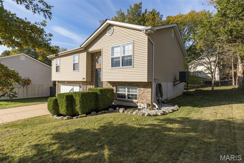 Photo of 1909 Iditarod Trail, Festus, MO 63028 (MLS # 25072957)