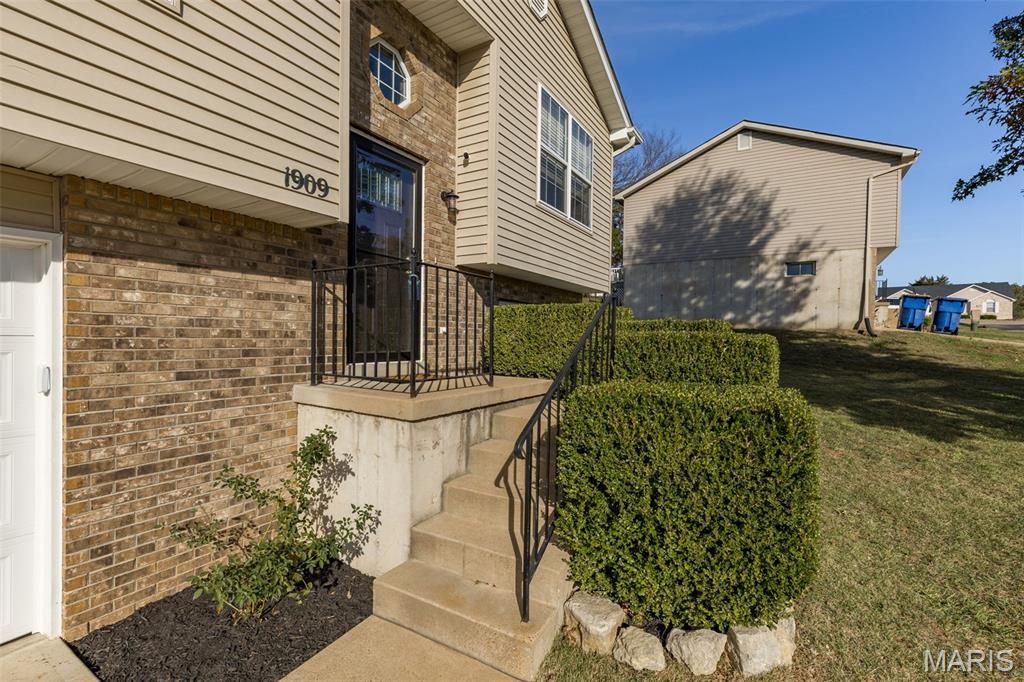 Photo of 1909 Iditarod Trail, Festus, MO 63028 (MLS # 25072957)